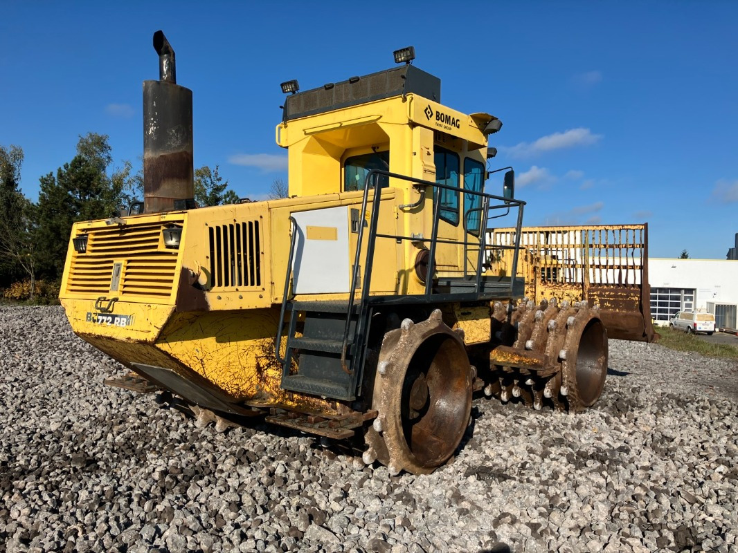 BOMAG DE BC 772 RB-2 Stage IIIa/Tier 3 - Talajtömörítő: 4 kép. BOMAG DE BC 772 RB-2 Stage IIIa/Tier 3 - Talajtömörítő: 4 kép.
