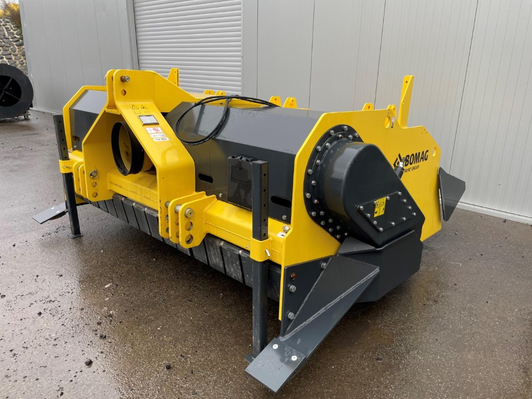 BOMAG DE RS 250 - Talajstabilizáló: 4 kép. BOMAG DE RS 250 - Talajstabilizáló: 4 kép.