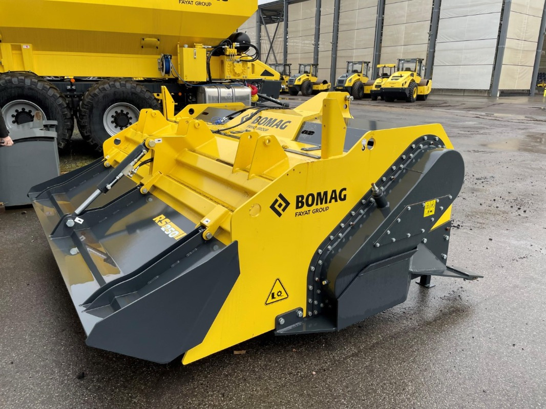 BOMAG DE RS 250 - Talajstabilizáló: 1 kép. BOMAG DE RS 250 - Talajstabilizáló: 1 kép.