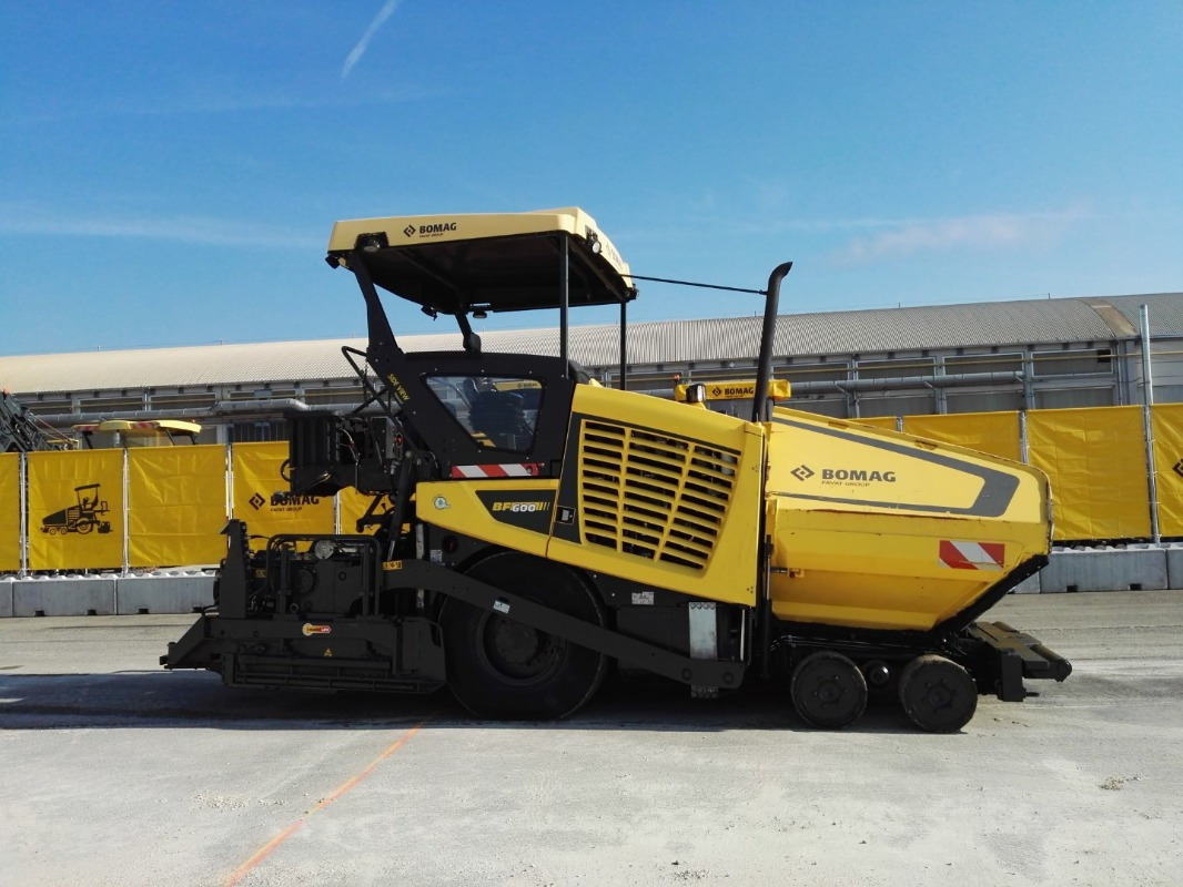 BOMAG IT BF 600 P-2 S500 Stage IV/Tier 4f - Útburkológép: 5 kép. BOMAG IT BF 600 P-2 S500 Stage IV/Tier 4f - Útburkológép: 5 kép.