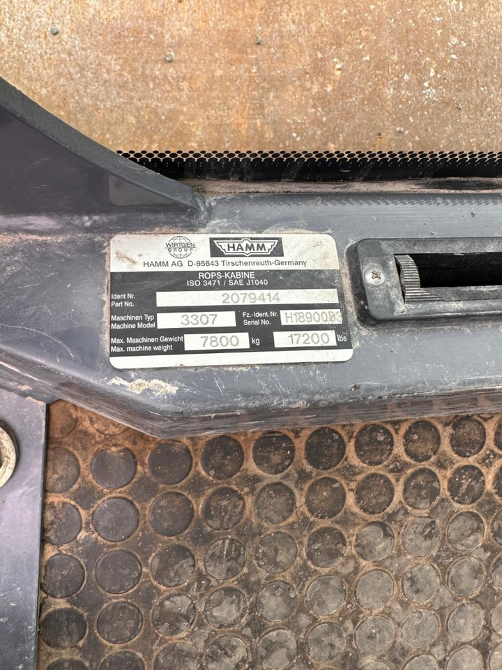 HAMM 3307 - Talajtömörítő: 3 kép. HAMM 3307 - Talajtömörítő: 3 kép.