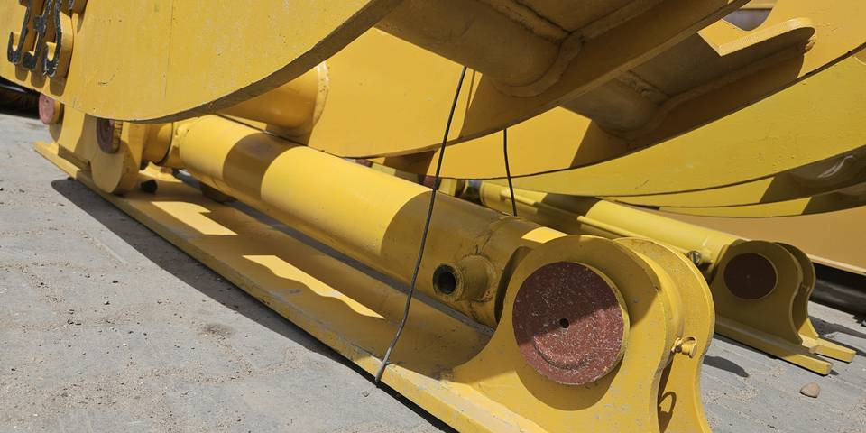 Chwytak kciuk hydrauliczny do koparki 10-25 ton - Lazító: 3 kép. Chwytak kciuk hydrauliczny do koparki 10-25 ton - Lazító: 3 kép.