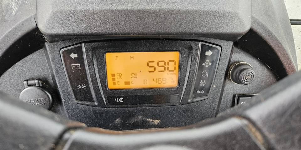 Ciągnik Kubota B2650 4x4 klima 26 KM hydrostat lízing Ciągnik Kubota B2650 4x4 klima 26 KM hydrostat: 10 kép.