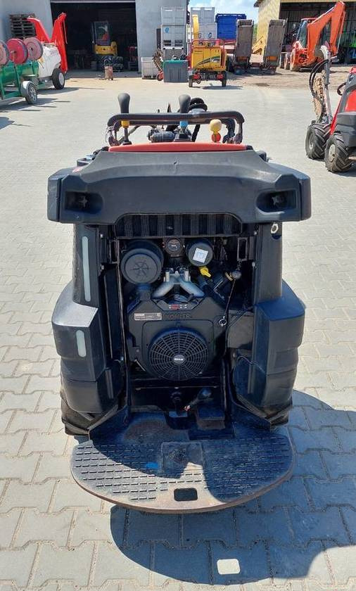 Ditch Witch R300 koparka łańcuchowa pługoukładacz - Árokásó: 3 kép. Ditch Witch R300 koparka łańcuchowa pługoukładacz - Árokásó: 3 kép.