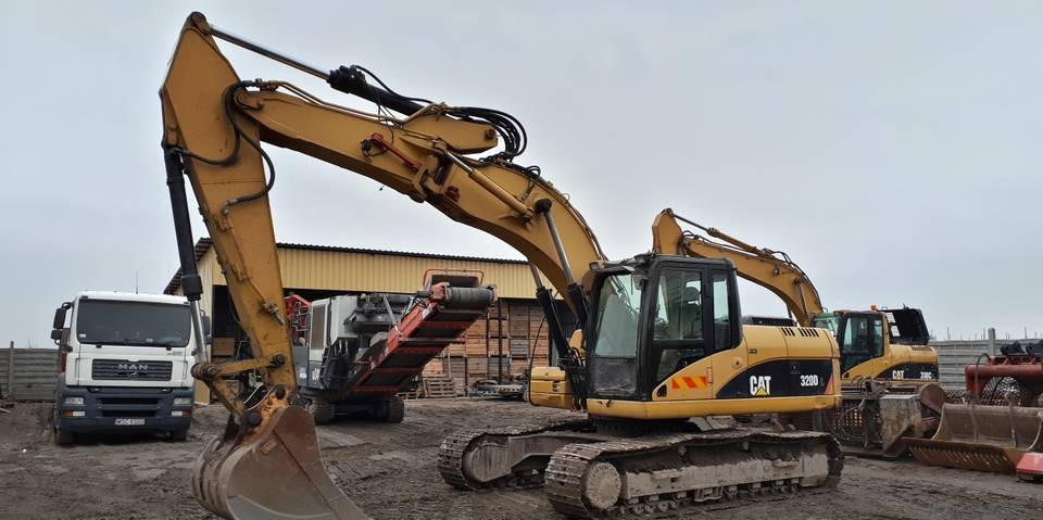 Koparka Caterpillar 320DL + long reach 16,5m - Lánctalpas kotró: 1 kép. Koparka Caterpillar 320DL + long reach 16,5m - Lánctalpas kotró: 1 kép.