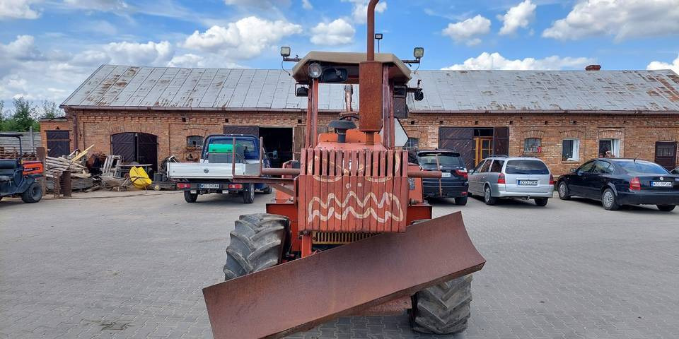 Koparka łańcuchowa Ditch Witch 8020 85KM - Árokásó: 3 kép. Koparka łańcuchowa Ditch Witch 8020 85KM - Árokásó: 3 kép.