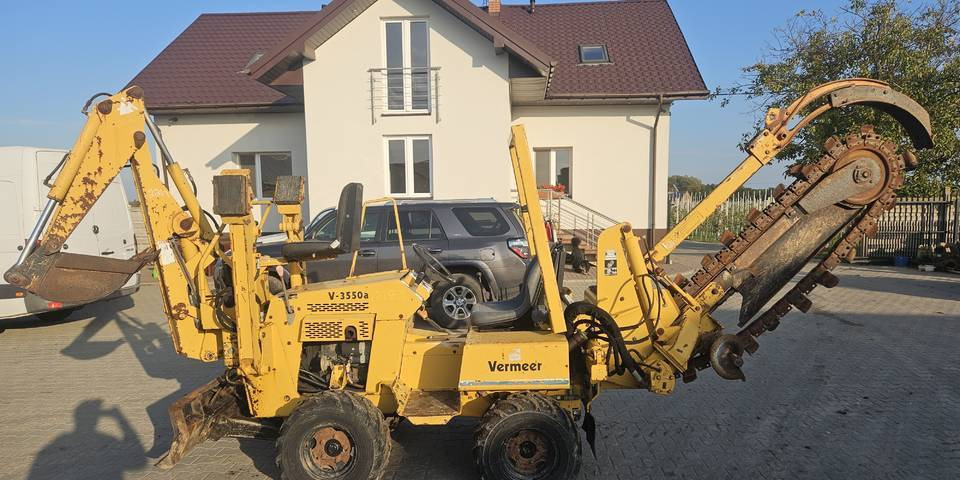 Koparka łańcuchowa Vermeer V3550 przesuw ramie kopiące pług - Árokásó: 1 kép. Koparka łańcuchowa Vermeer V3550 przesuw ramie kopiące pług - Árokásó: 1 kép.