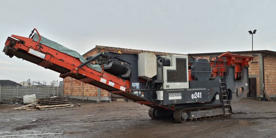 Kruszarka szczękowa Sandvik QJ241 2014 Extec - Pofás törő: 1 kép. Kruszarka szczękowa Sandvik QJ241 2014 Extec - Pofás törő: 1 kép.