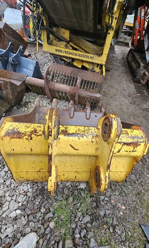 Łyżka do koparki New Holland sworznie 80 mm - Kanál - Építőipari gépek: 4 kép. Łyżka do koparki New Holland sworznie 80 mm - Kanál - Építőipari gépek: 4 kép.