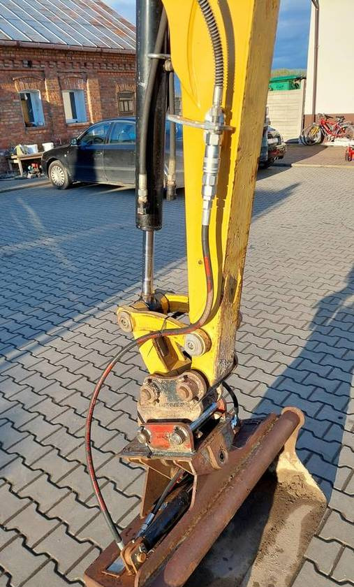 Lánctalpas kotró Minikoparka Caterpillar CAT 302.7D CR: 11 kép.