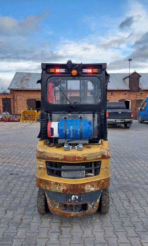 Wózek widłowy Caterpillar GP15N 1,5t pozycjoner, przesuw CAT - Gázüzemű targonca: 3 kép. Wózek widłowy Caterpillar GP15N 1,5t pozycjoner, przesuw CAT - Gázüzemű targonca: 3 kép.