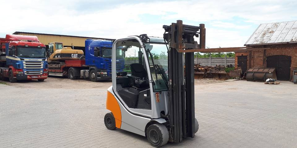 Wózek widłowy Still RX70-20 triplex przesuw - Gázüzemű targonca: 4 kép. Wózek widłowy Still RX70-20 triplex przesuw - Gázüzemű targonca: 4 kép.