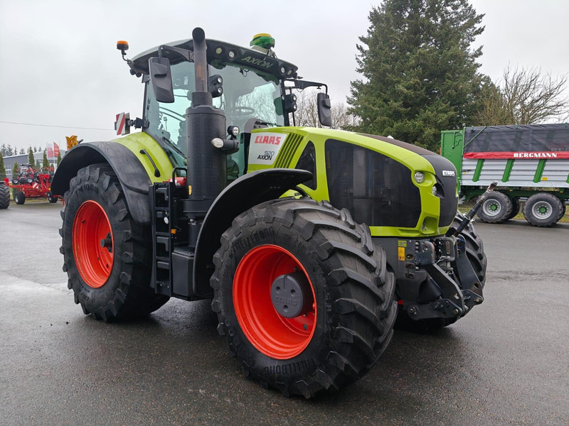 Claas Axion 920 Cmatic GREEN FIT - Traktor: 1 kép. Claas Axion 920 Cmatic GREEN FIT - Traktor: 1 kép.