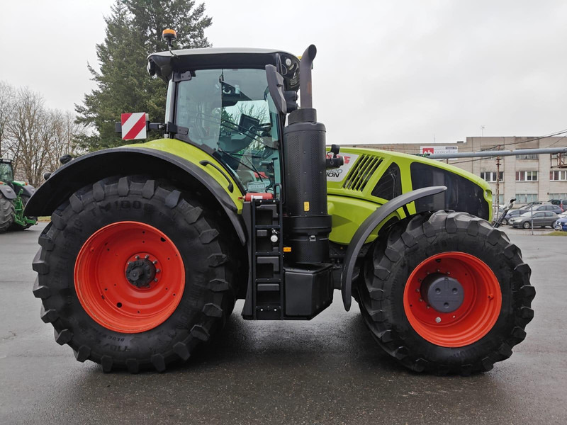 Claas Axion 920 Cmatic GREEN FIT - Traktor: 3 kép. Claas Axion 920 Cmatic GREEN FIT - Traktor: 3 kép.