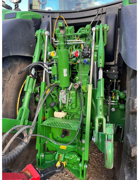 John Deere 6215R Autopowr - Traktor: 5 kép. John Deere 6215R Autopowr - Traktor: 5 kép.
