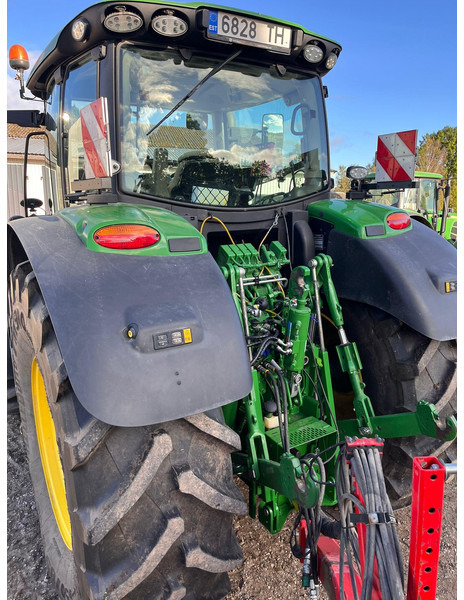 John Deere 6215R Autopowr - Traktor: 4 kép. John Deere 6215R Autopowr - Traktor: 4 kép.