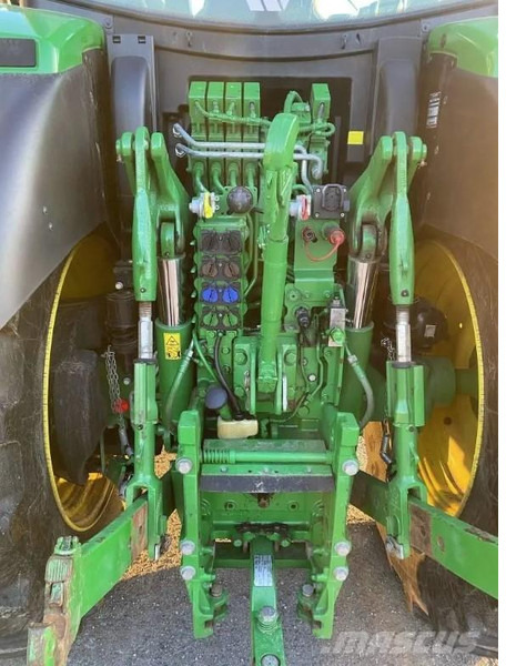 John Deere 6215R - Traktor: 5 kép. John Deere 6215R - Traktor: 5 kép.