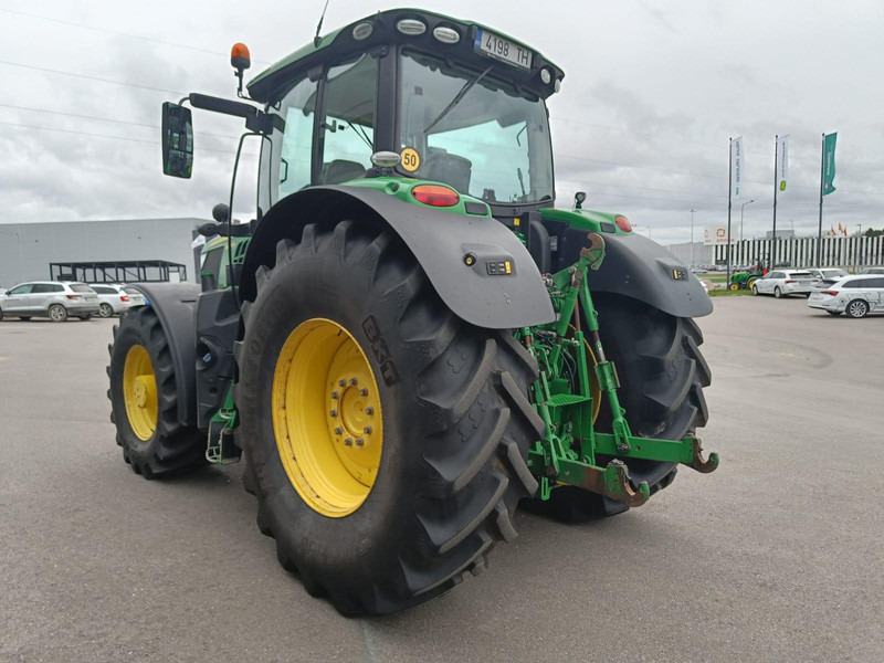 John Deere 6215R - Traktor: 5 kép. John Deere 6215R - Traktor: 5 kép.