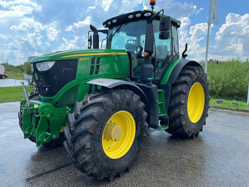 John Deere 6230R - Traktor: 1 kép. John Deere 6230R - Traktor: 1 kép.