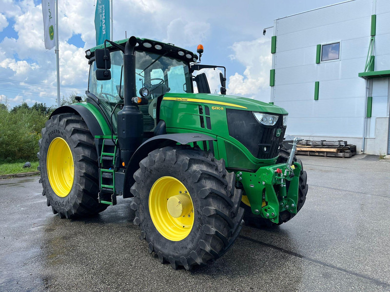 John Deere 6230R - Traktor: 2 kép. John Deere 6230R - Traktor: 2 kép.