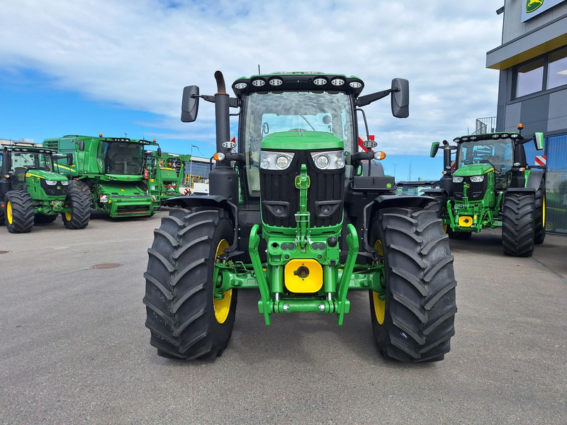 John Deere 6R 175 - Traktor: 2 kép. John Deere 6R 175 - Traktor: 2 kép.
