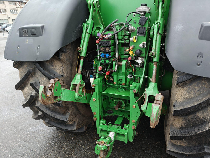 Traktor John Deere 8345R e23: 11 kép. Traktor John Deere 8345R e23: 11 kép.