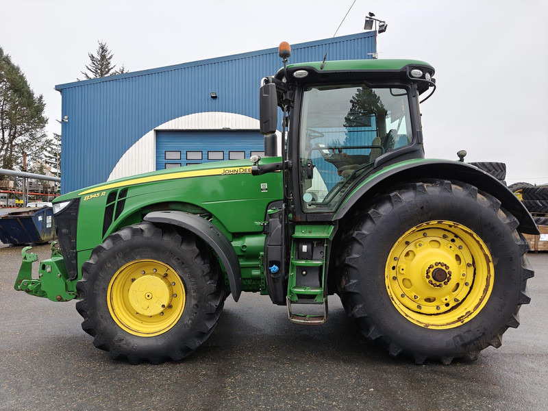 Traktor John Deere 8345R e23: 6 kép. Traktor John Deere 8345R e23: 6 kép.