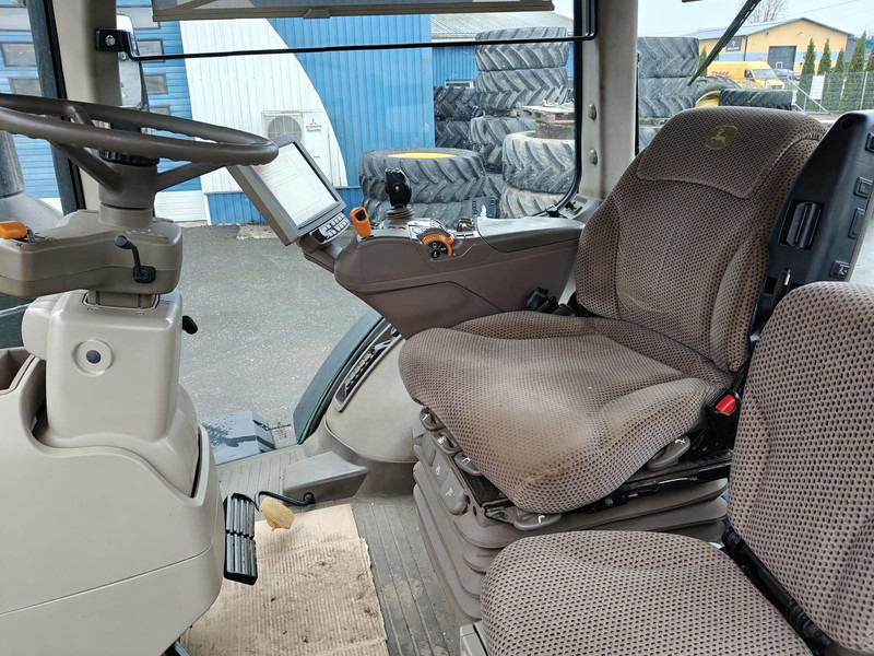 Traktor John Deere 8345R e23: 13 kép. Traktor John Deere 8345R e23: 13 kép.