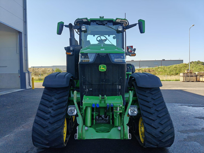 John Deere 8RX 410 e23 - Traktor: 2 kép. John Deere 8RX 410 e23 - Traktor: 2 kép.