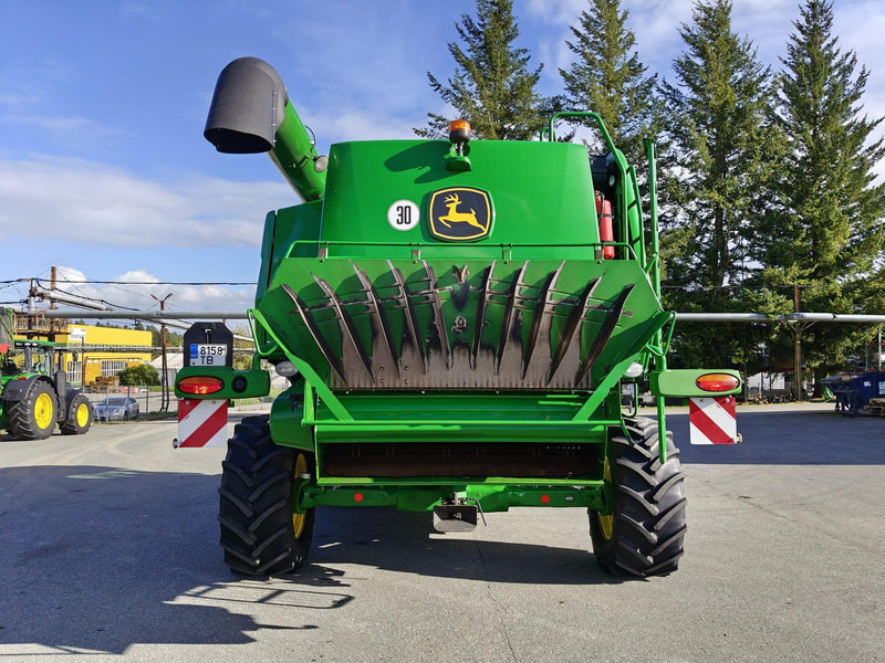 John Deere W650 i 722X - Kombájn: 5 kép. John Deere W650 i 722X - Kombájn: 5 kép.