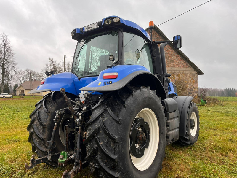 New Holland T8.330 - Traktor: 4 kép. New Holland T8.330 - Traktor: 4 kép.