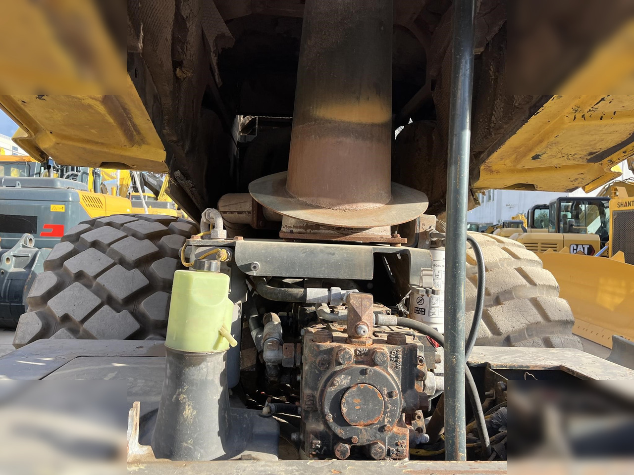 Henger BOMAG BW226DH-4: 8 kép. Henger BOMAG BW226DH-4: 8 kép.