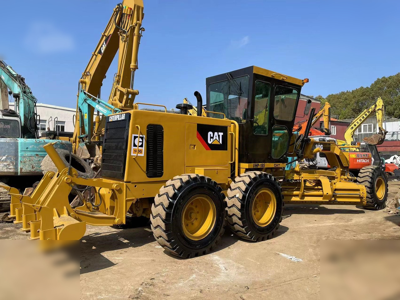 CATERPILLAR 140G - Gréder: 2 kép. CATERPILLAR 140G - Gréder: 2 kép.