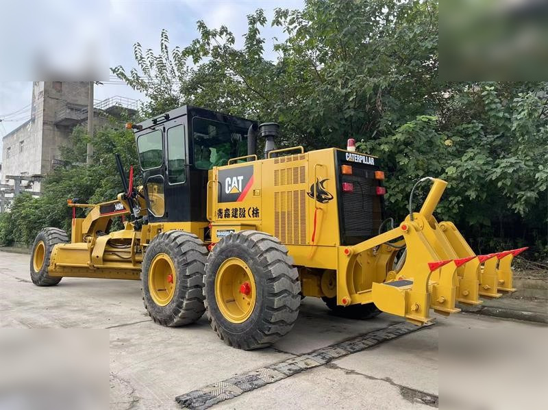 CATERPILLAR 140H - Gréder: 5 kép. CATERPILLAR 140H - Gréder: 5 kép.