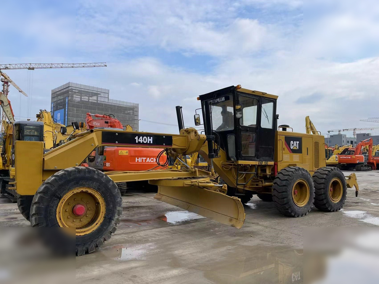 CATERPILLAR 140H - Gréder: 2 kép. CATERPILLAR 140H - Gréder: 2 kép.