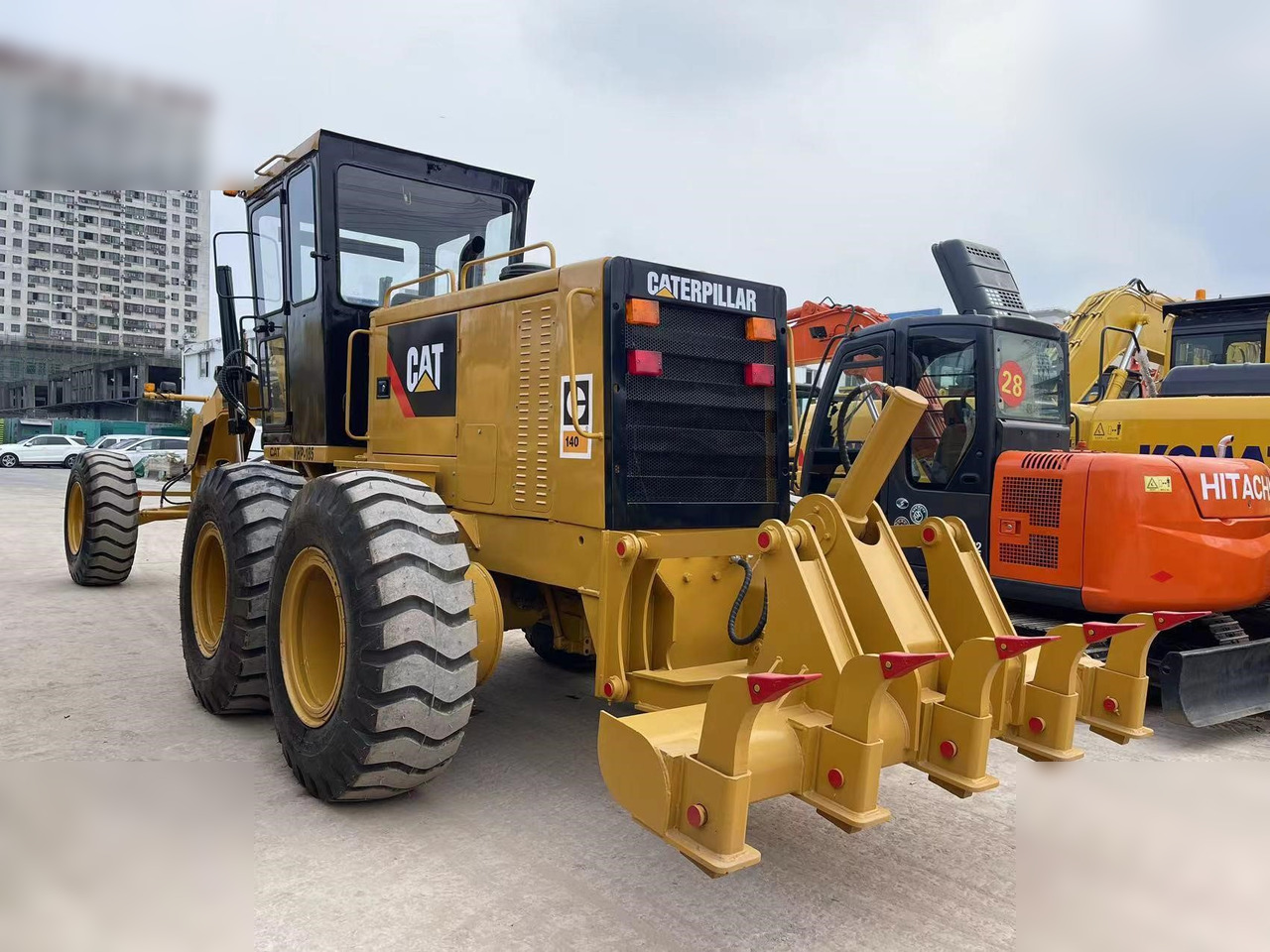 CATERPILLAR 140H - Gréder: 3 kép. CATERPILLAR 140H - Gréder: 3 kép.