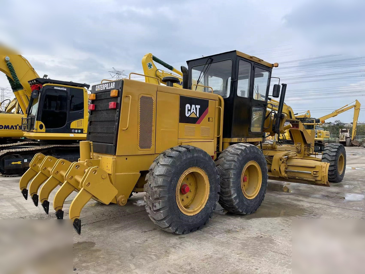 CATERPILLAR 140H - Gréder: 4 kép. CATERPILLAR 140H - Gréder: 4 kép.