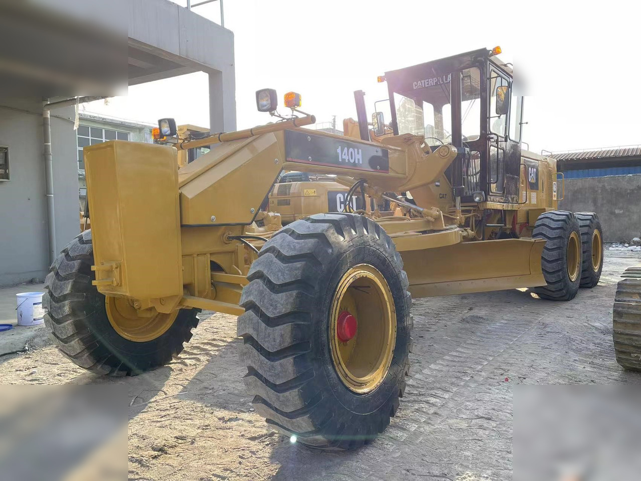 CATERPILLAR 140H - Gréder: 3 kép. CATERPILLAR 140H - Gréder: 3 kép.
