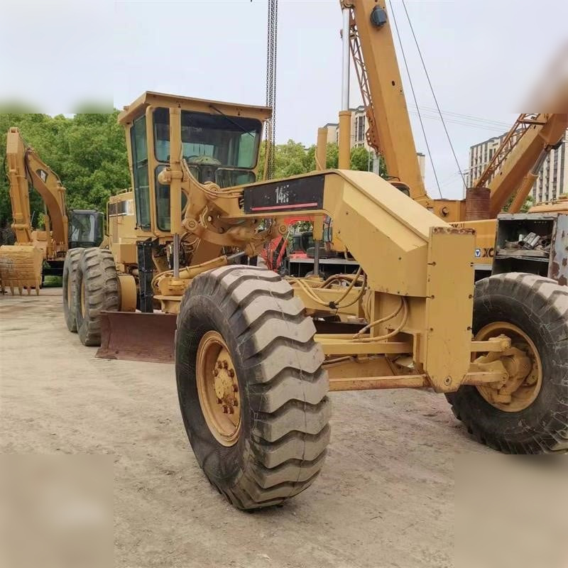 CATERPILLAR 14H - Gréder: 2 kép. CATERPILLAR 14H - Gréder: 2 kép.