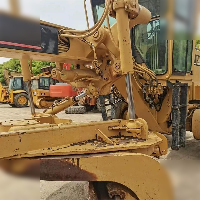 CATERPILLAR 14H - Gréder: 5 kép. CATERPILLAR 14H - Gréder: 5 kép.