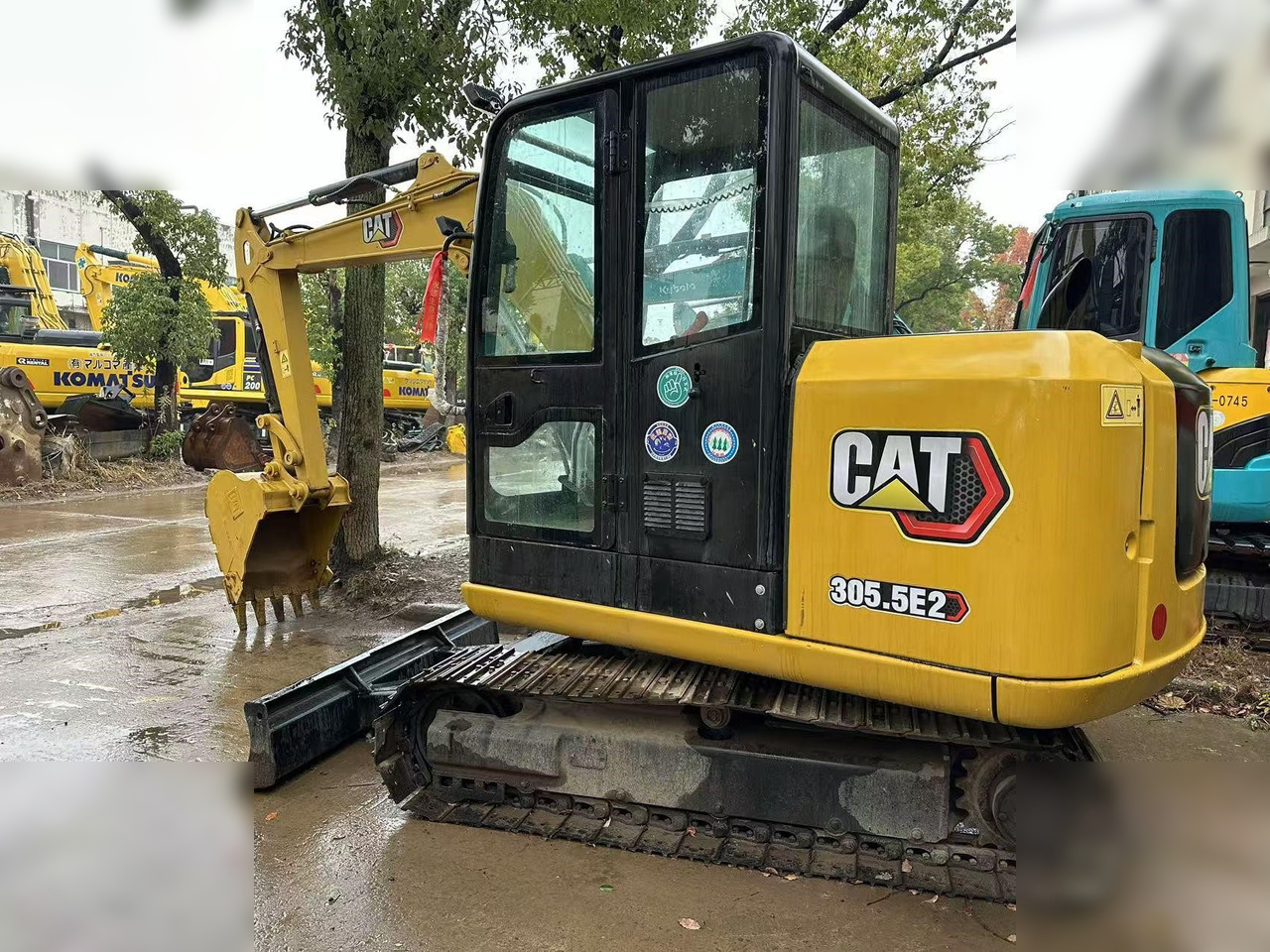 CATERPILLAR 305.5E2 - Minikotró: 1 kép. CATERPILLAR 305.5E2 - Minikotró: 1 kép.