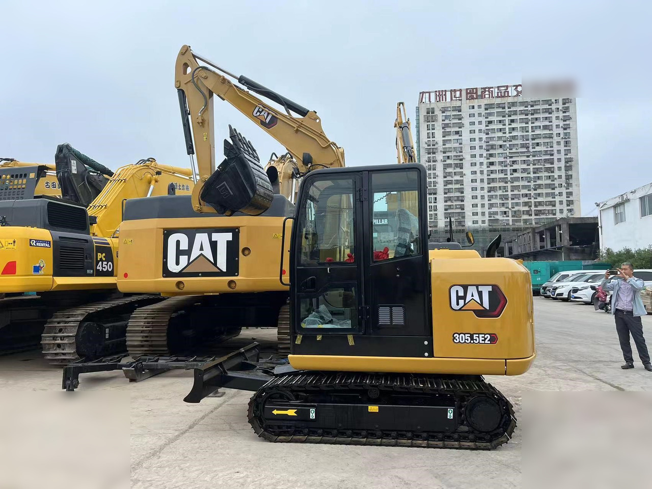 CATERPILLAR 305.5E2 - Minikotró: 1 kép. CATERPILLAR 305.5E2 - Minikotró: 1 kép.