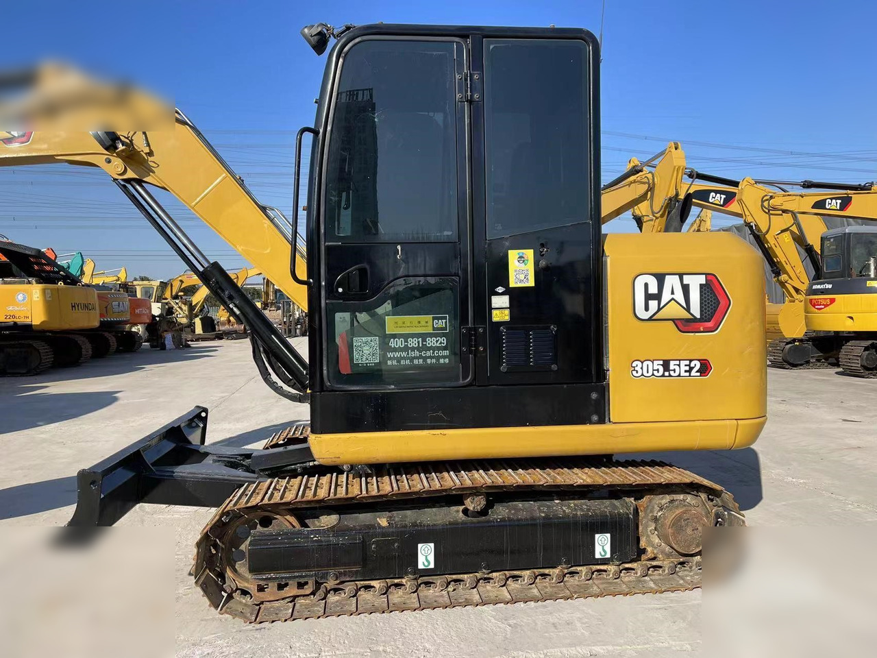CATERPILLAR 305.5E2 - Minikotró: 1 kép. CATERPILLAR 305.5E2 - Minikotró: 1 kép.