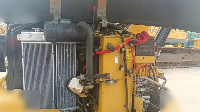 CATERPILLAR 305C CR - Minikotró: 5 kép. CATERPILLAR 305C CR - Minikotró: 5 kép.