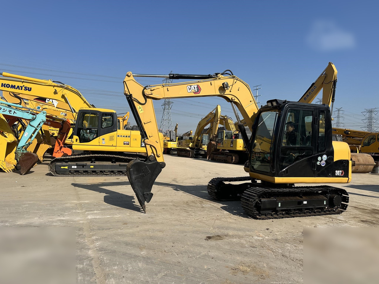 CATERPILLAR 307D - Lánctalpas kotró: 1 kép. CATERPILLAR 307D - Lánctalpas kotró: 1 kép.