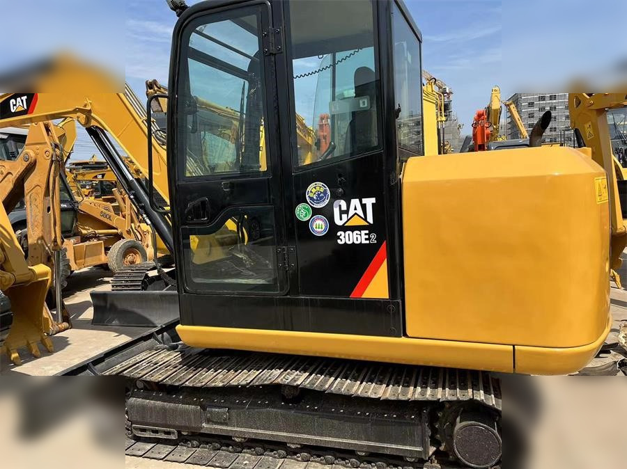 CATERPILLAR 307D - Lánctalpas kotró: 5 kép. CATERPILLAR 307D - Lánctalpas kotró: 5 kép.