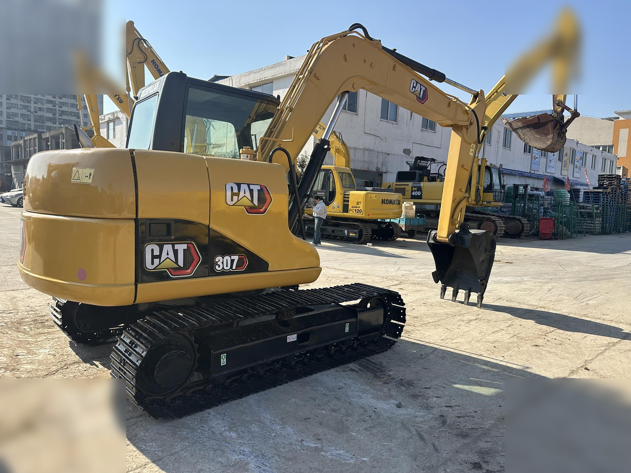CATERPILLAR 307D - Lánctalpas kotró: 2 kép. CATERPILLAR 307D - Lánctalpas kotró: 2 kép.