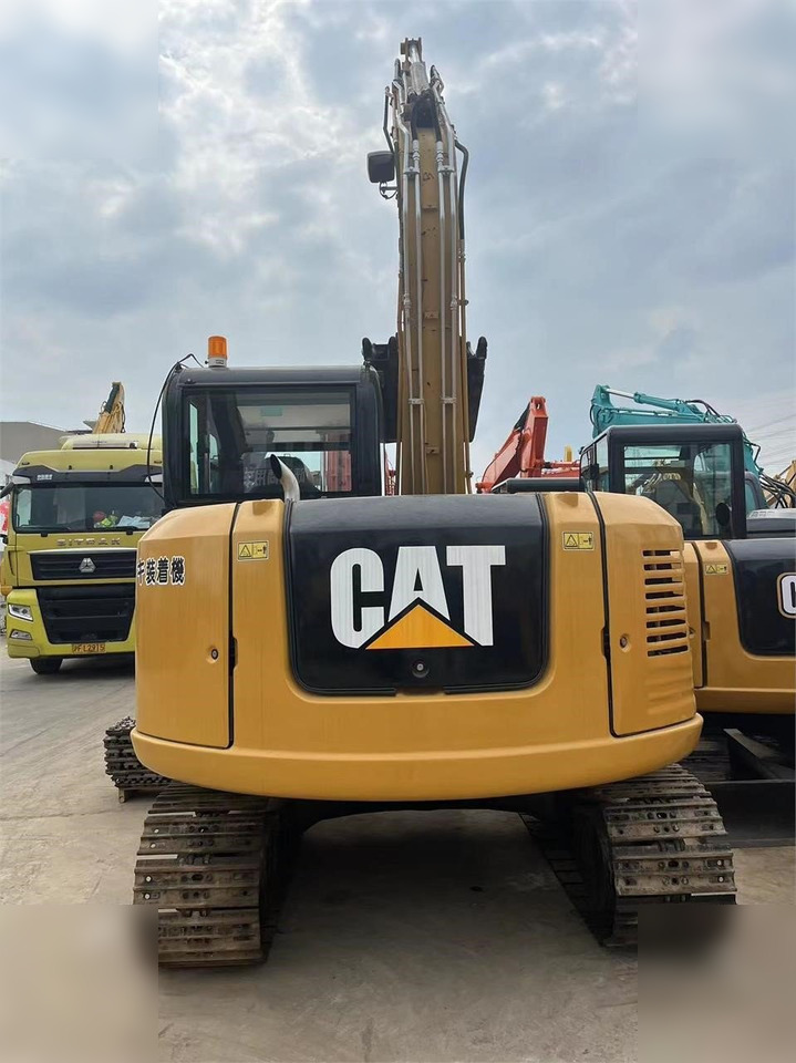 CATERPILLAR 307E2 - Lánctalpas kotró: 2 kép. CATERPILLAR 307E2 - Lánctalpas kotró: 2 kép.