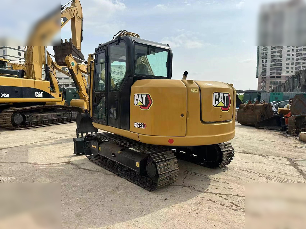 CATERPILLAR 307E2 - Lánctalpas kotró: 3 kép. CATERPILLAR 307E2 - Lánctalpas kotró: 3 kép.
