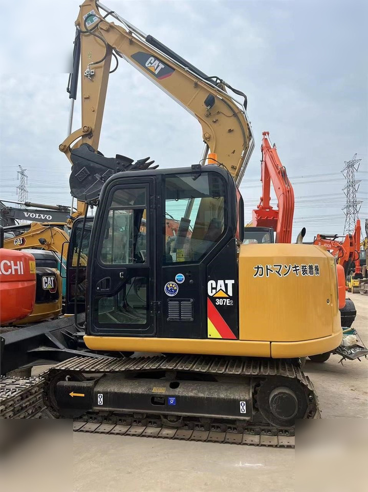 CATERPILLAR 307E2 - Lánctalpas kotró: 1 kép. CATERPILLAR 307E2 - Lánctalpas kotró: 1 kép.